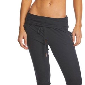 Beyond Yoga Lightweight Midi Swegging Joggers